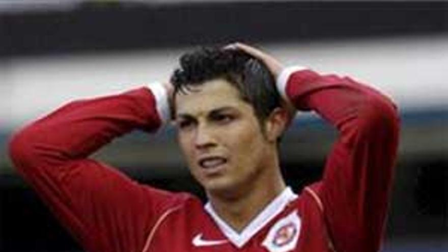 Cristiano Ronaldo renueva por el Manchester hasta el 2012