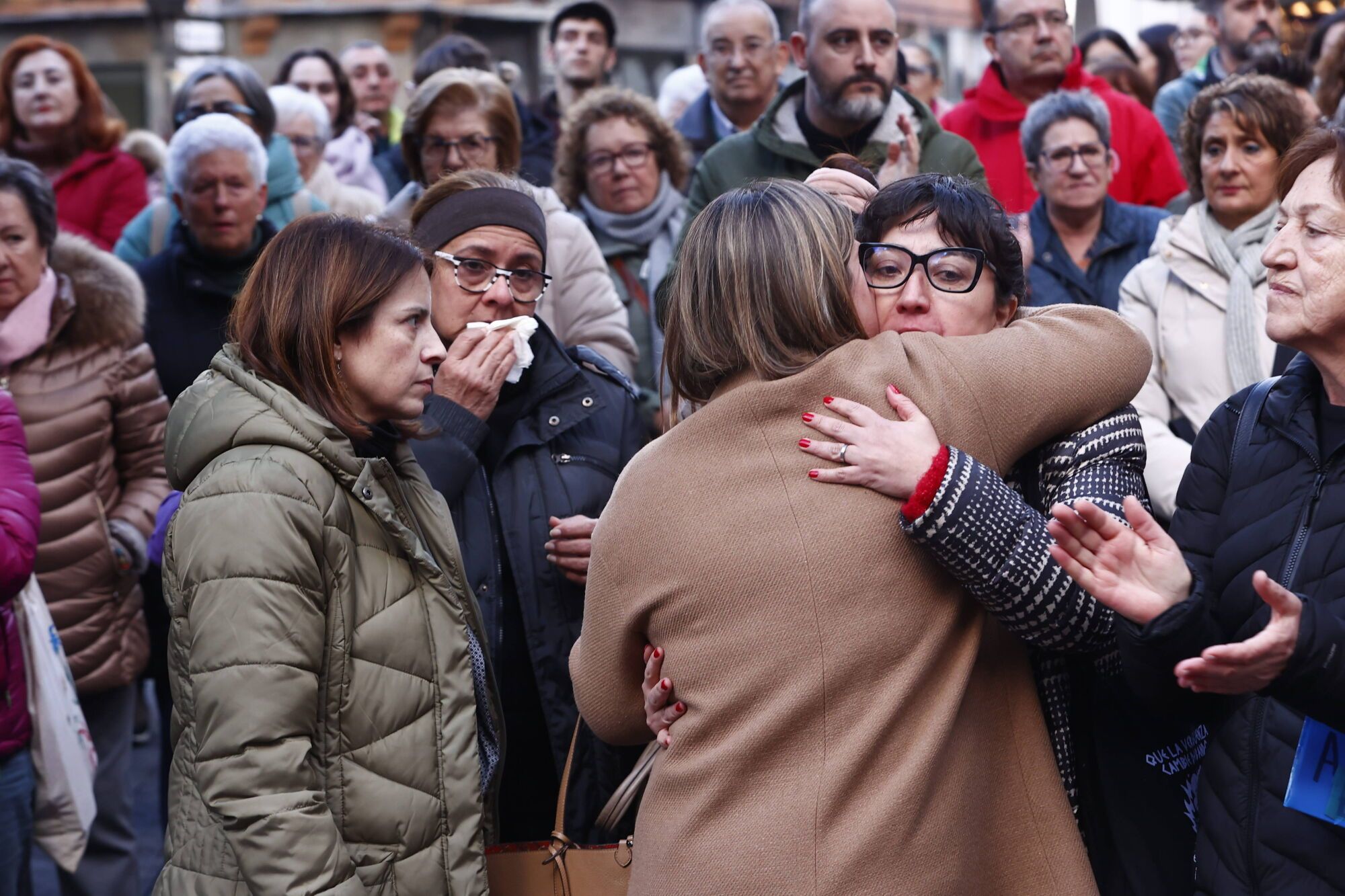 Multitudinaria manifestación en Langreo de repulsa por la muerte de Karilenia