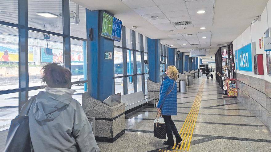Los cambios que Alsa hará en las pantallas de la estación de autobuses: el nuevo modelo será más preciso y actualizado