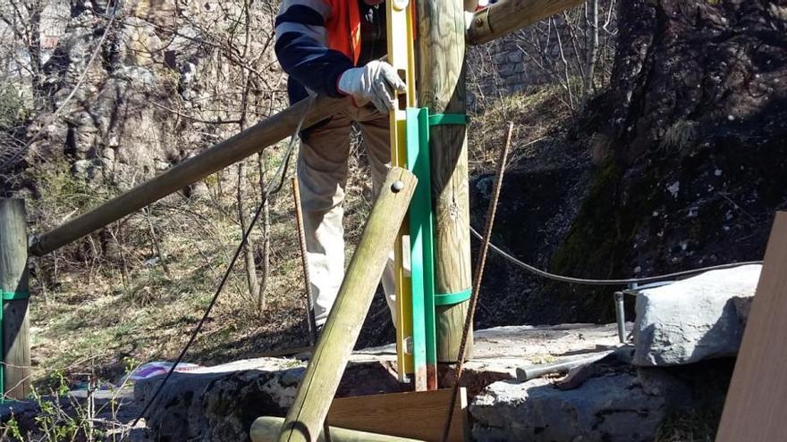 Els dos joves treballaran a la brigada comarcal.