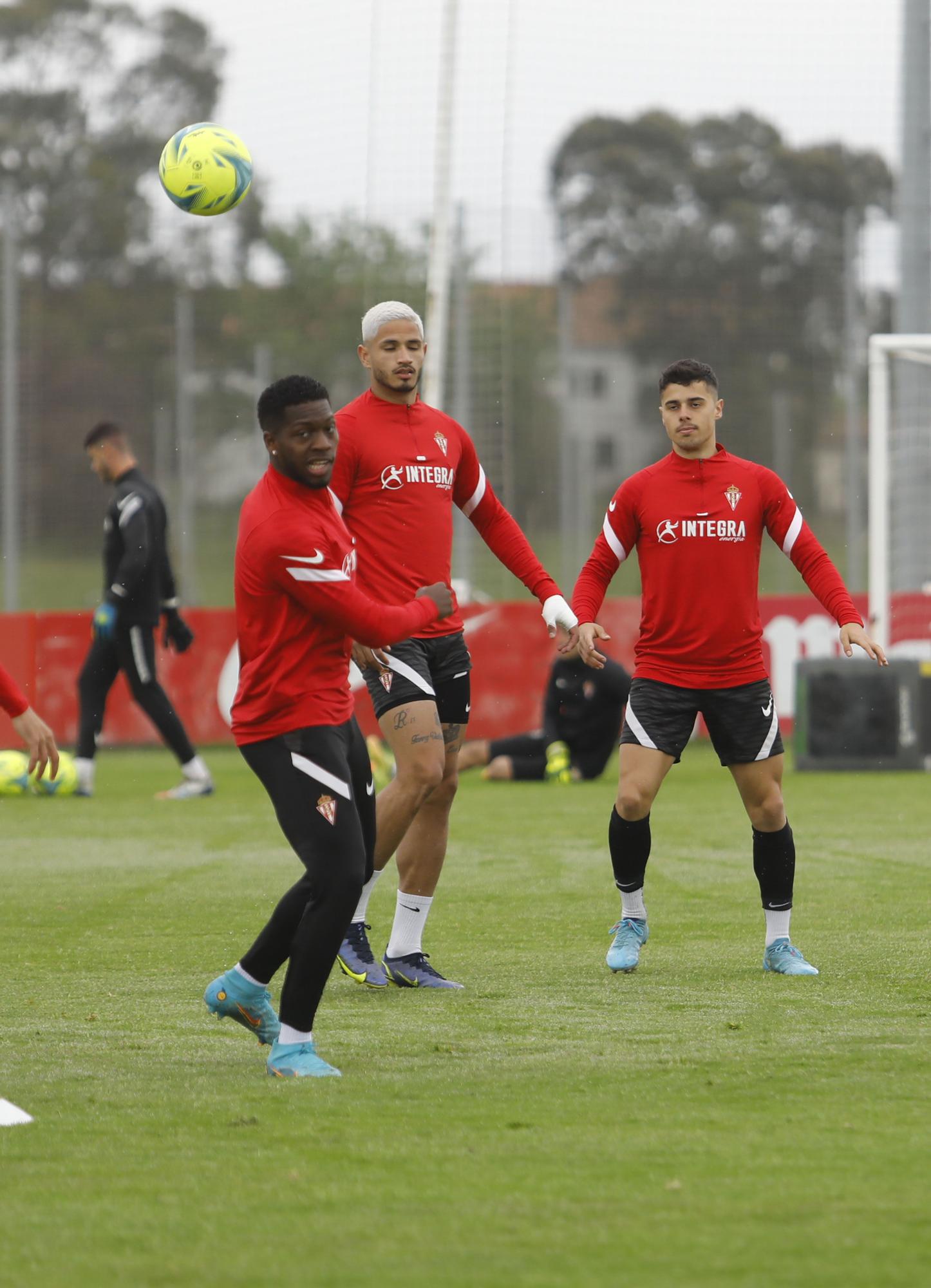 EN IMÁGENES: Último entrenamiento del Sporting en Mareo antes del derbi