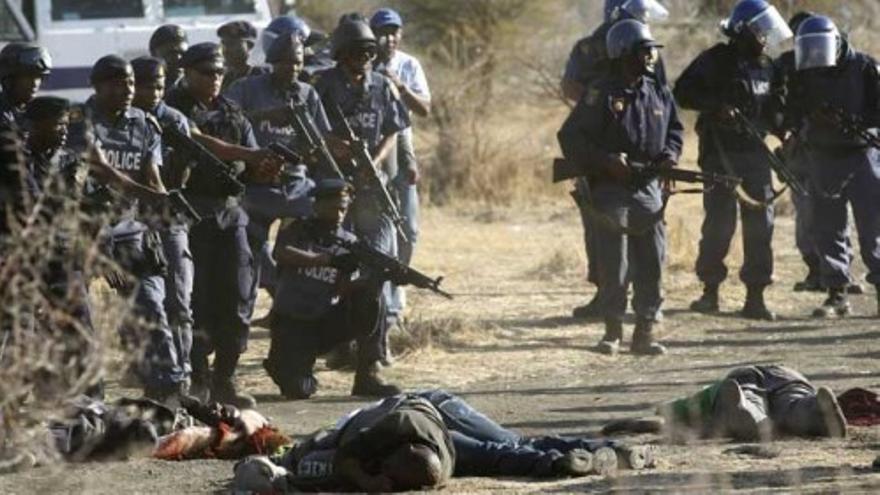 Muerte a manos de la policía de 34 mineros en Marikana, Sudáfrica