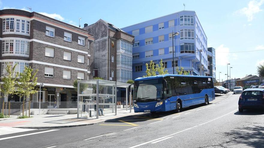 Los vecinos de Cambre reclaman mejoras en el servicio de autobús: "No tenemos manera de ir a trabajar si no pasa el autobús"