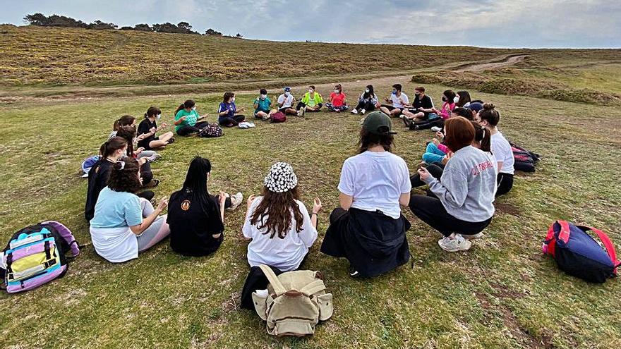 Jóvenes de las Casas da Mocidade hacen la Ruta dos Faros | L.O.