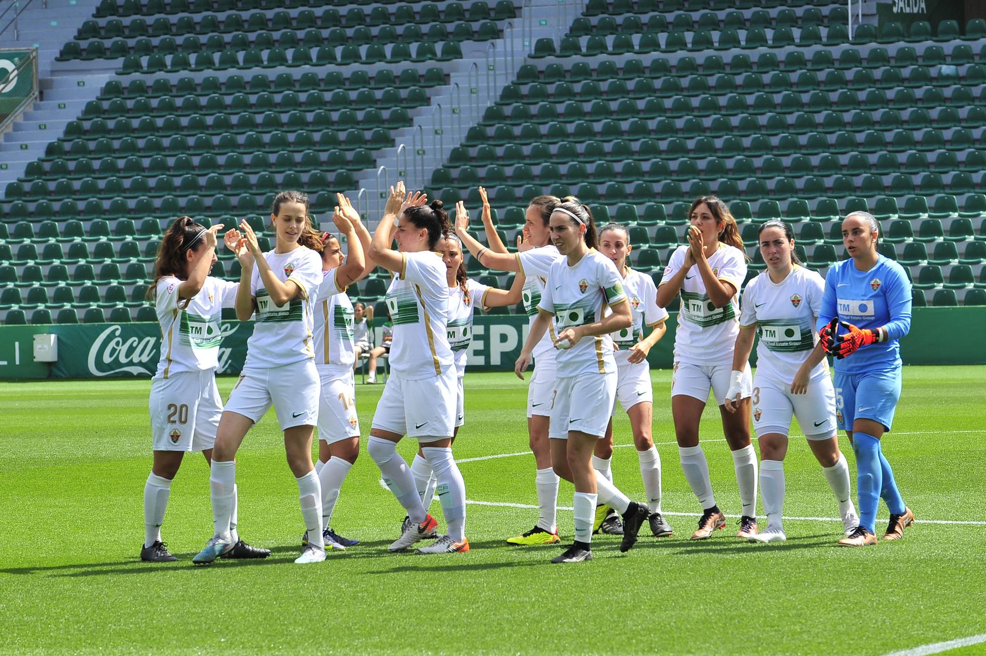 El Elche Femenino celebra su ascenso a Segunda RFEF jugando en el Martínez Valero