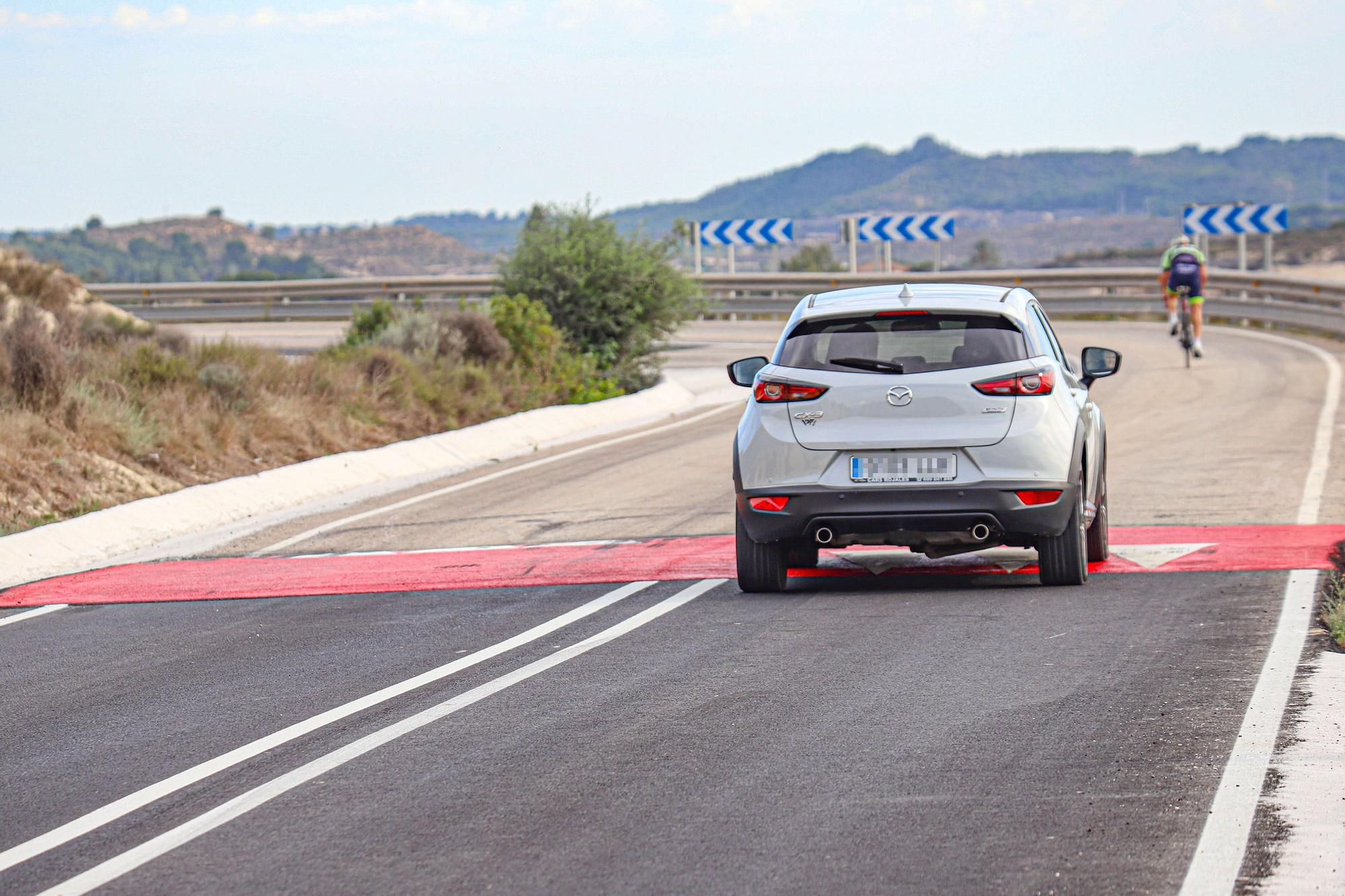 Así es el nuevo aspecto de la CV-950 que bordea el embalse de la Pedrera