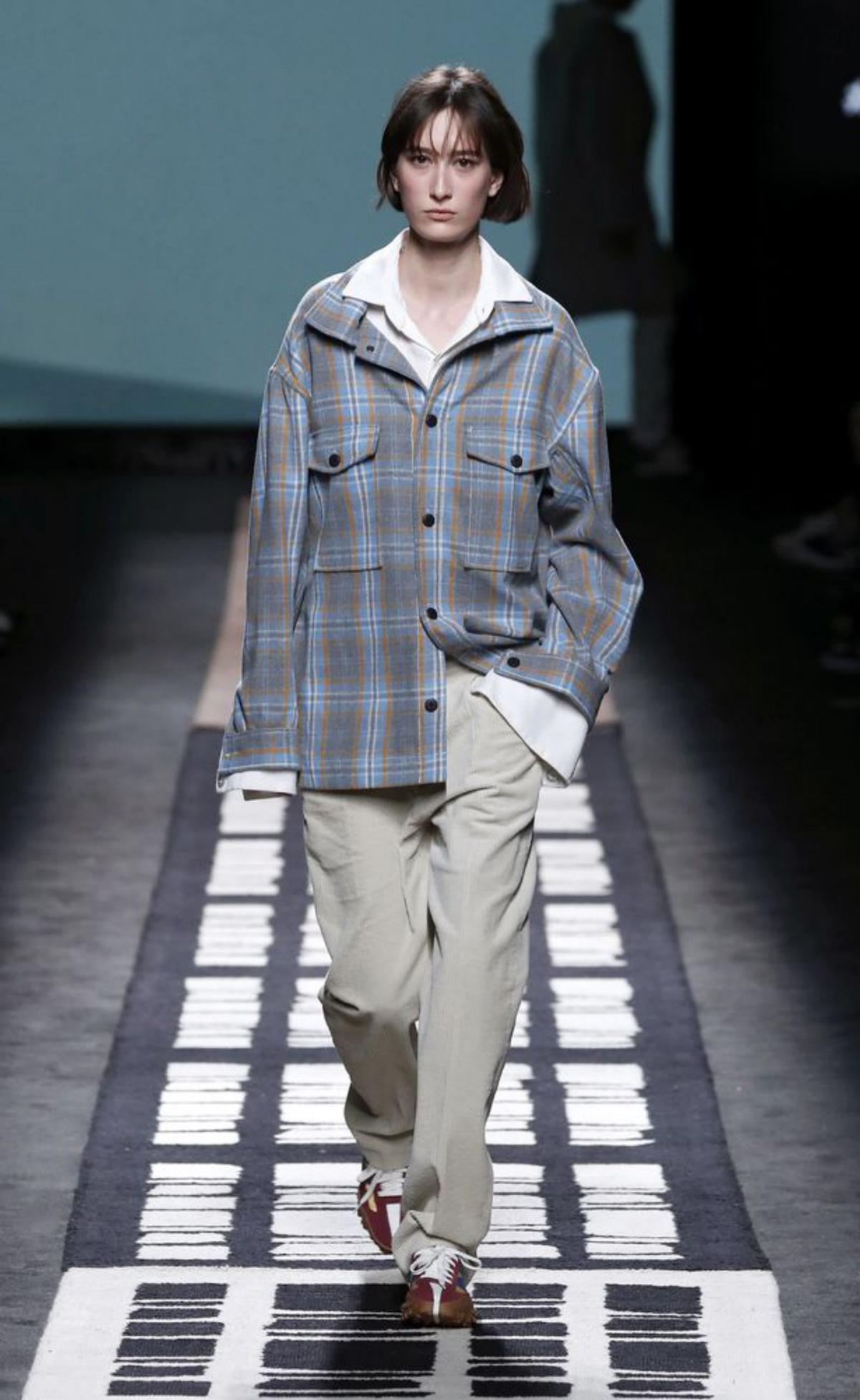 Un vestido hecho con ikat mallorquín diseñado por Pablo Erroz en Textil Bujosa.