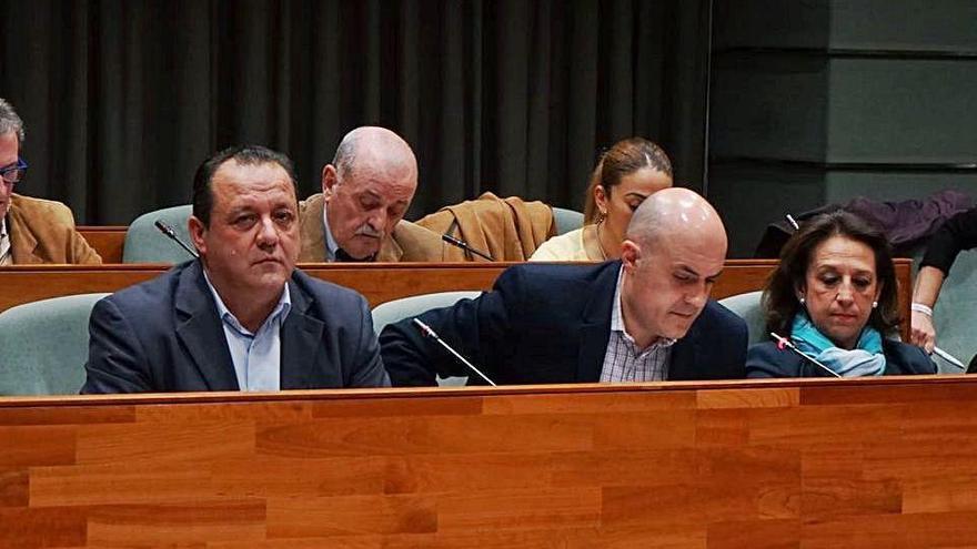 Los concejales de Ciudadanos Raúl Claramonte y Antonio Nebot, en un pleno.