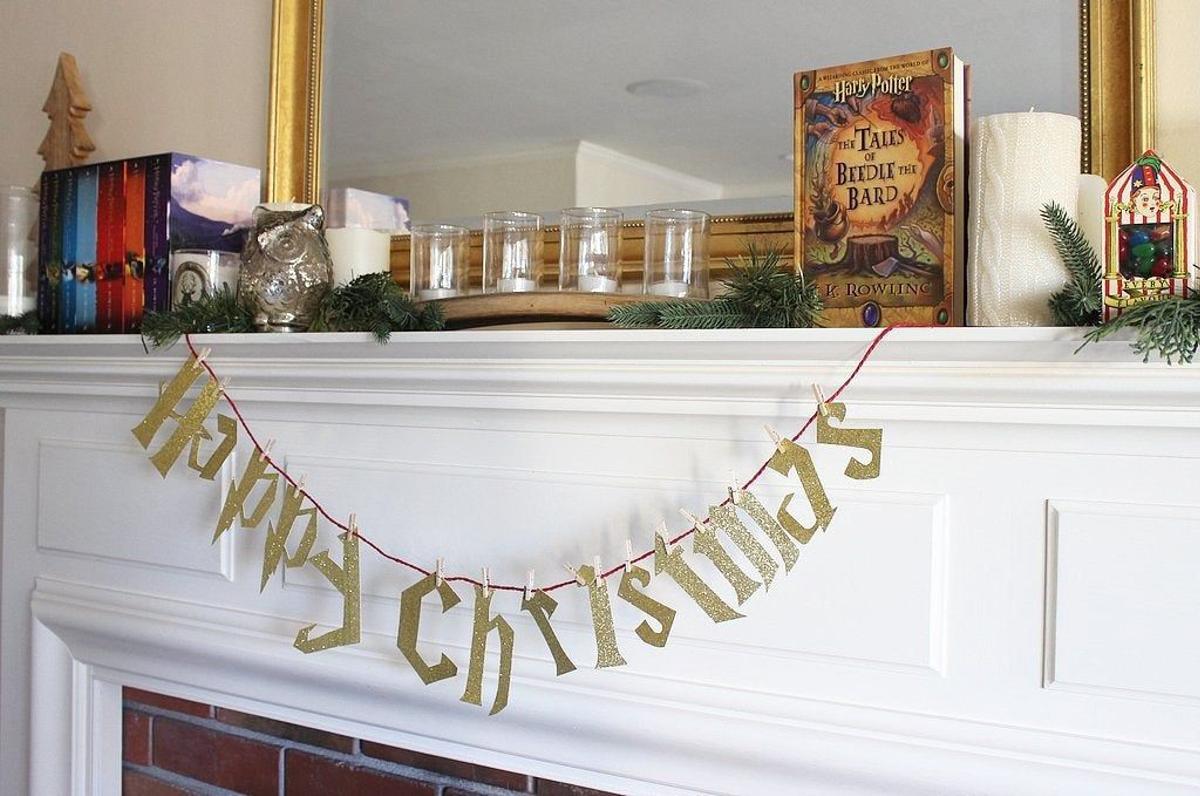 Decoración navideña con letras de Harry Potter