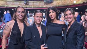 Carlota Planas, fundadora y CEO de Unik, junto a sus representadas Cata Coll, Claudia Pina y Mariona Caldentey en la gala del Balón de Oro