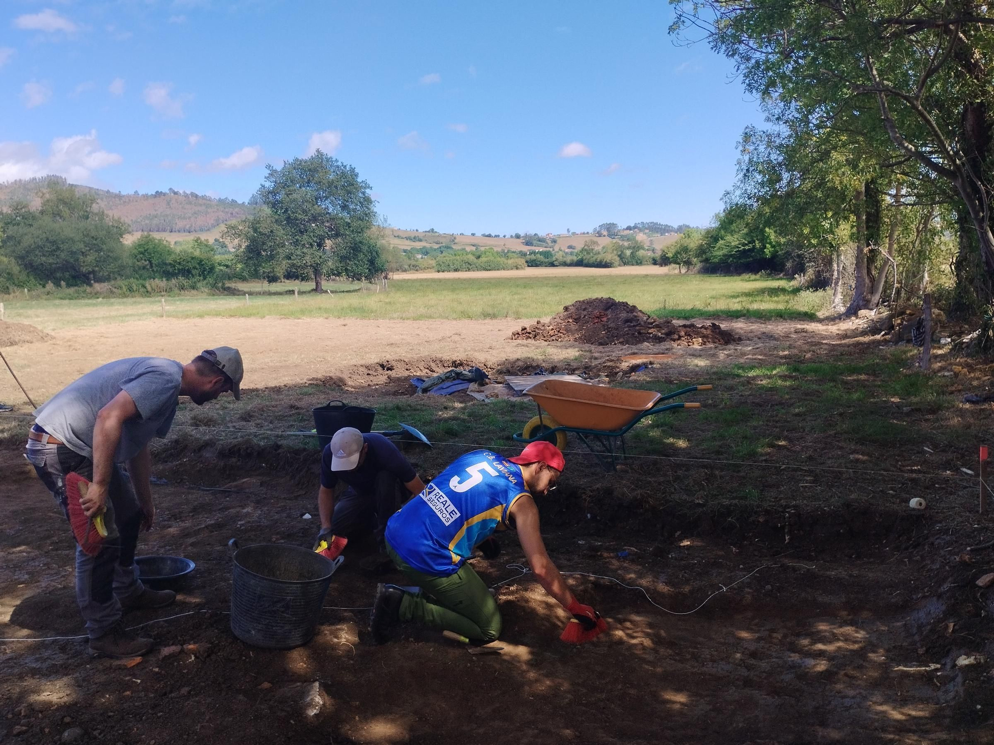 Así ha sido la primera jornada de excavación en Lucus Asturum este 2023
