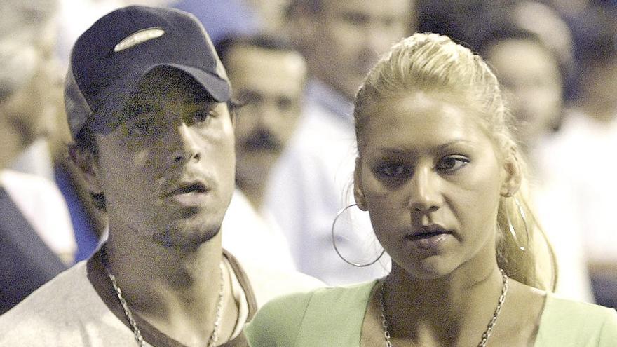 Enrique Iglesias y Anna Kournikova. // Efe