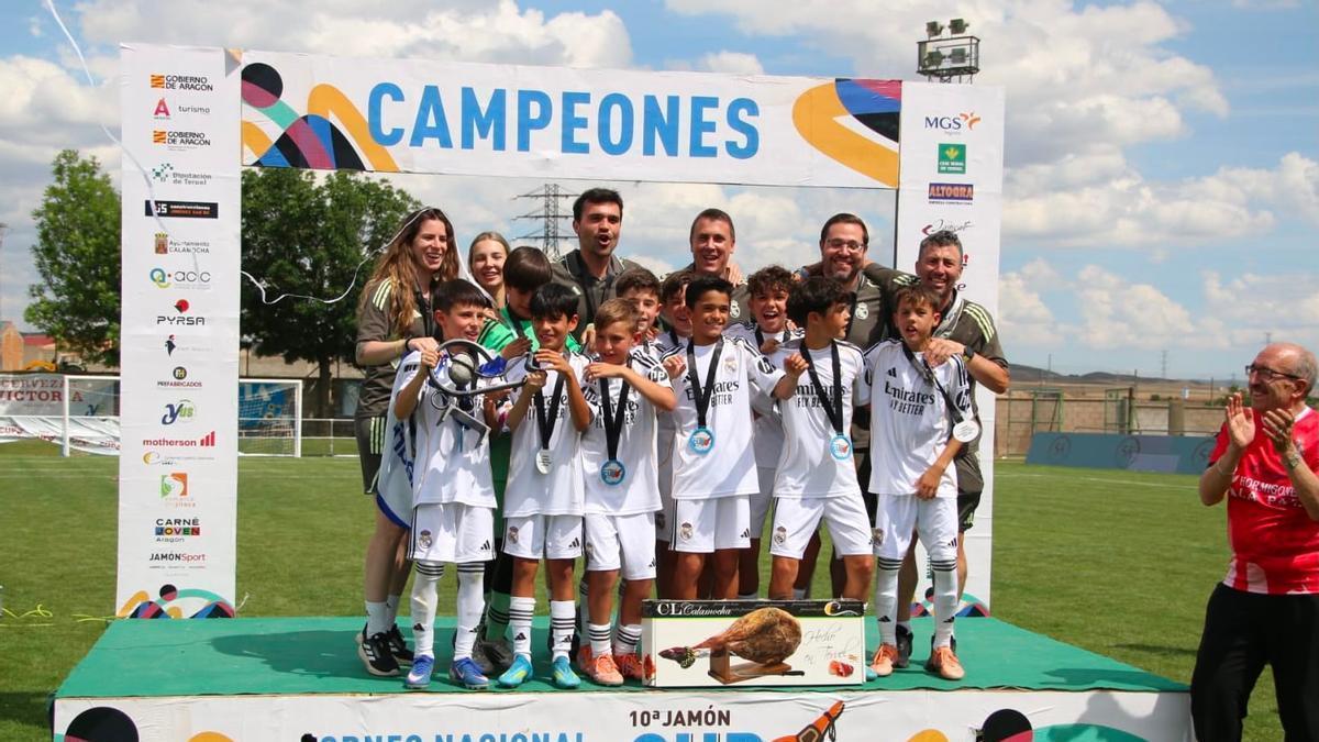 El Real Madrid se proclama campeón de la 10ª Jamón Cup.
