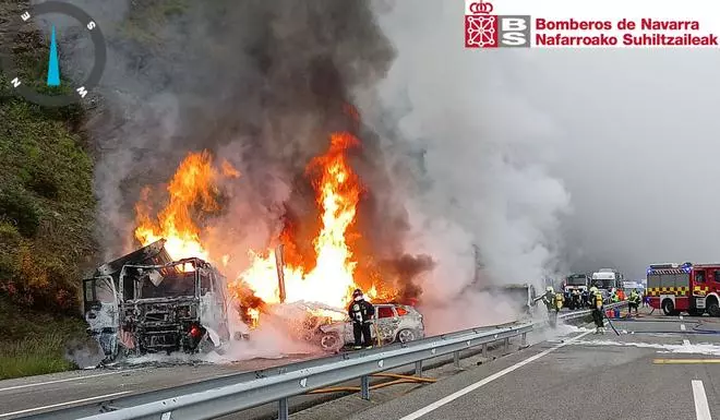 Brutal accidente en Navarra que obligó a cortar la autovía por completo