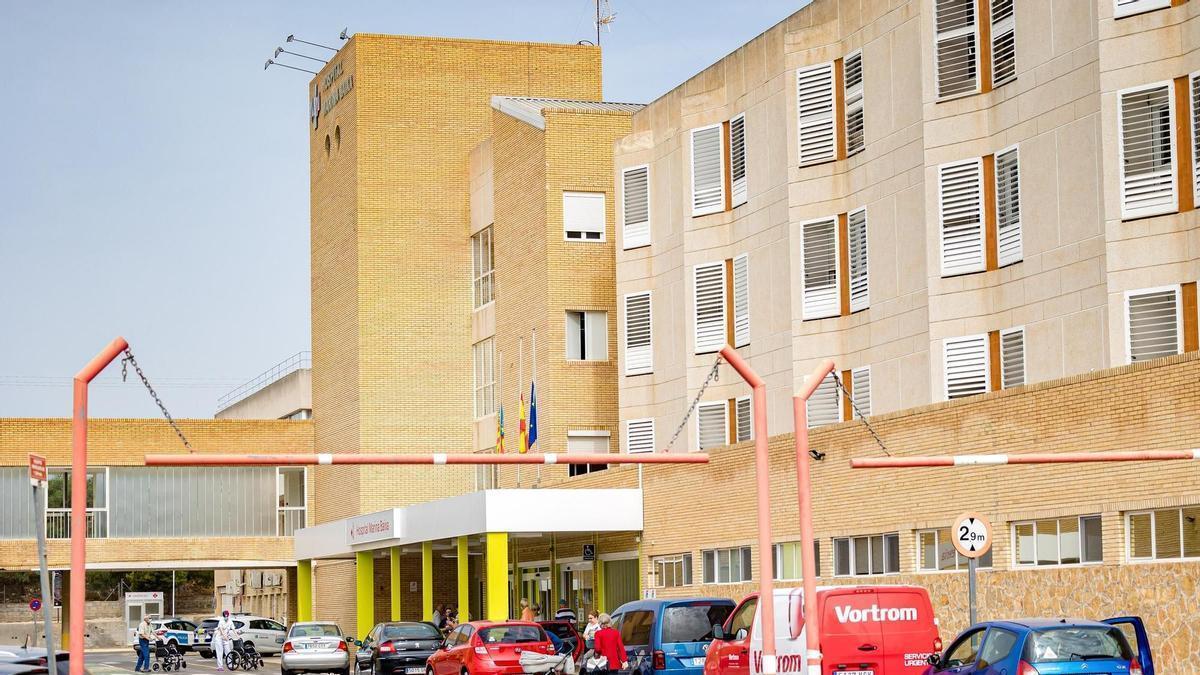 El Hospital de La Vila se refuerza con residentes que no solucionarán su saturación.