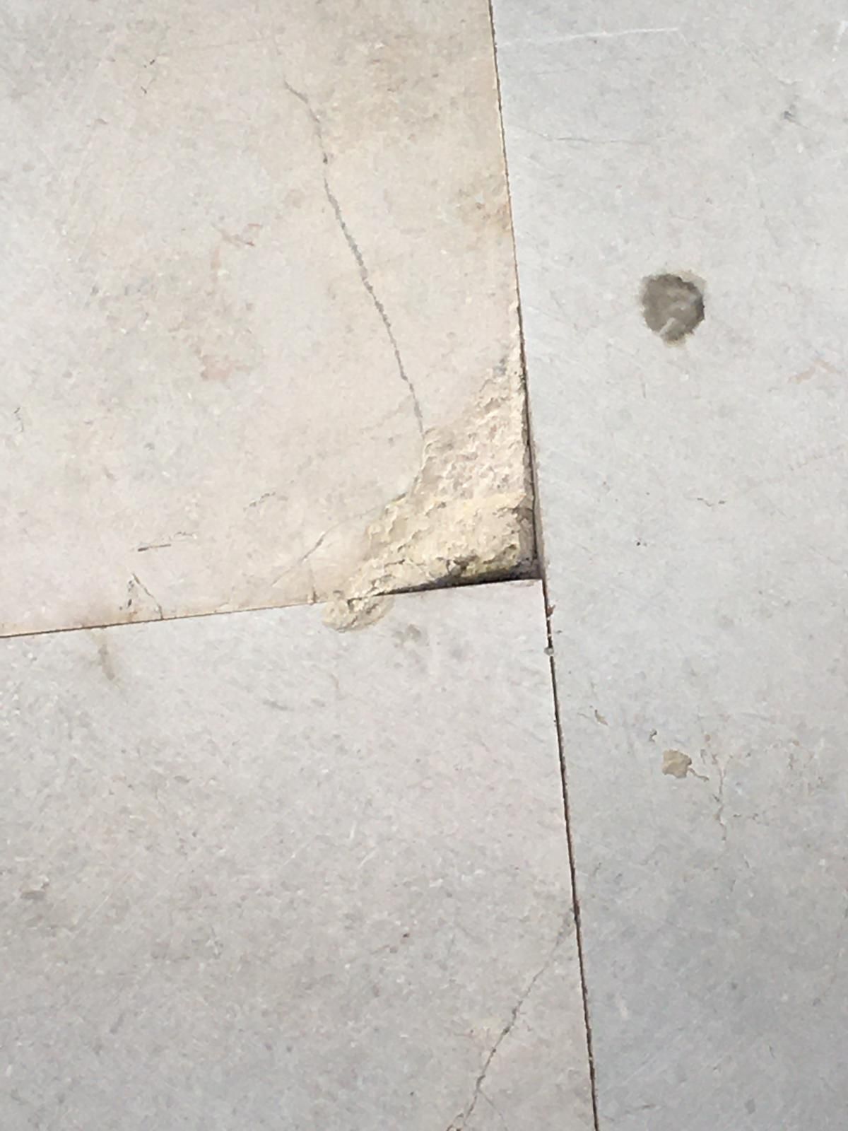 El lamentable acabado del pavimento de la Avenida de la Constitución en Alicante