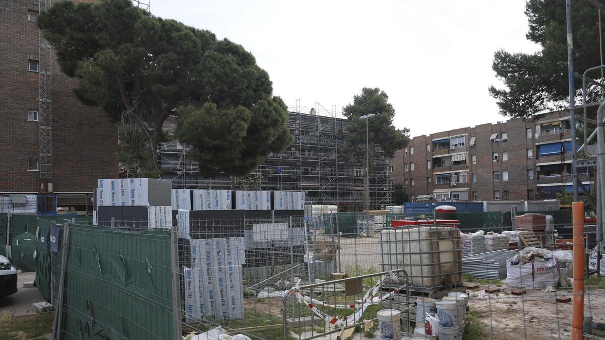 Imagen reciente de las obras en el barrio de Baladre.