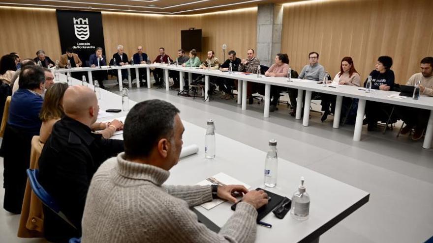 Reunión de alcaldes y portavoces municipales celebrada ayer en el Concello de Pontevedra. |   // RAFA VÁZQUEZ
