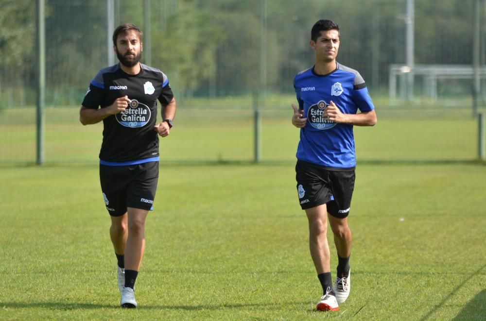 Intensa sesión de entrenamiento, más larga para los futbolistas que no actuaron de inicio el pasado sábado en el Ciutat de València ante el Levante.