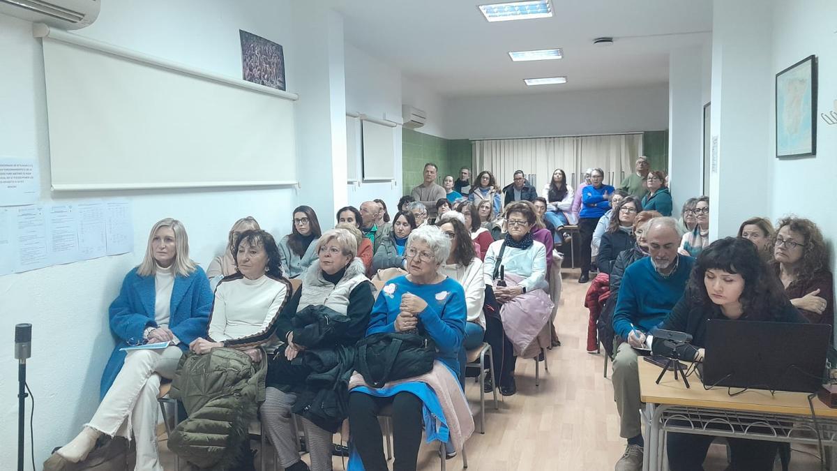 La primera jornada de este club de lectura ha reunido a más de 80 participantes.