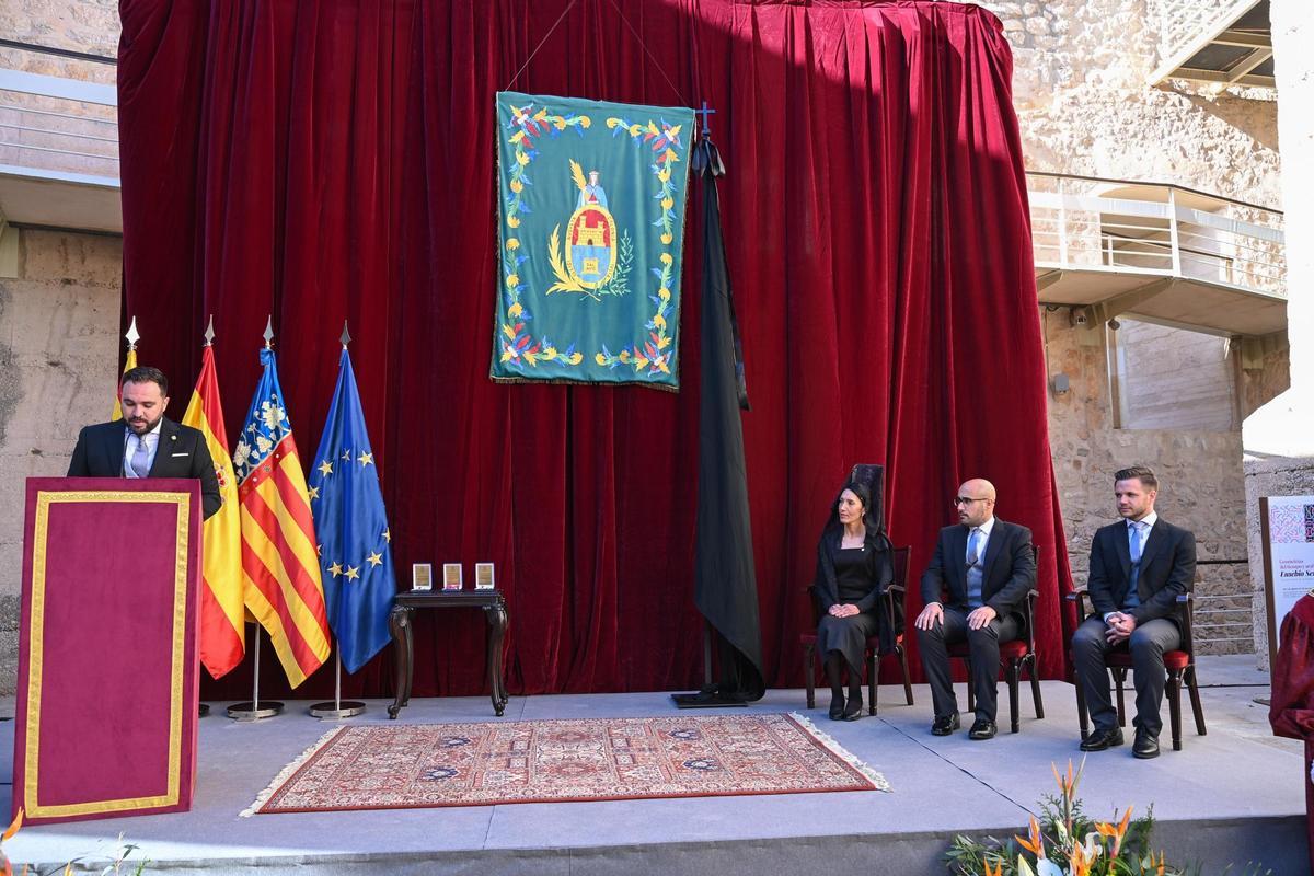 Así ha sido el acto cívico en el Palacio de Altamira de Elche para poner en valor la Trencà del Guió Así ha sido el acto cívico en el Palacio de Altamira de Elche para poner en valor la Trencà del Guió