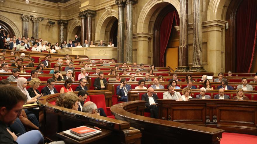 El Parlament aprova impulsar un pacte nacional per &quot;protegir&quot; l&#039;escola catalana dels &quot;atacs sistèmics&quot;