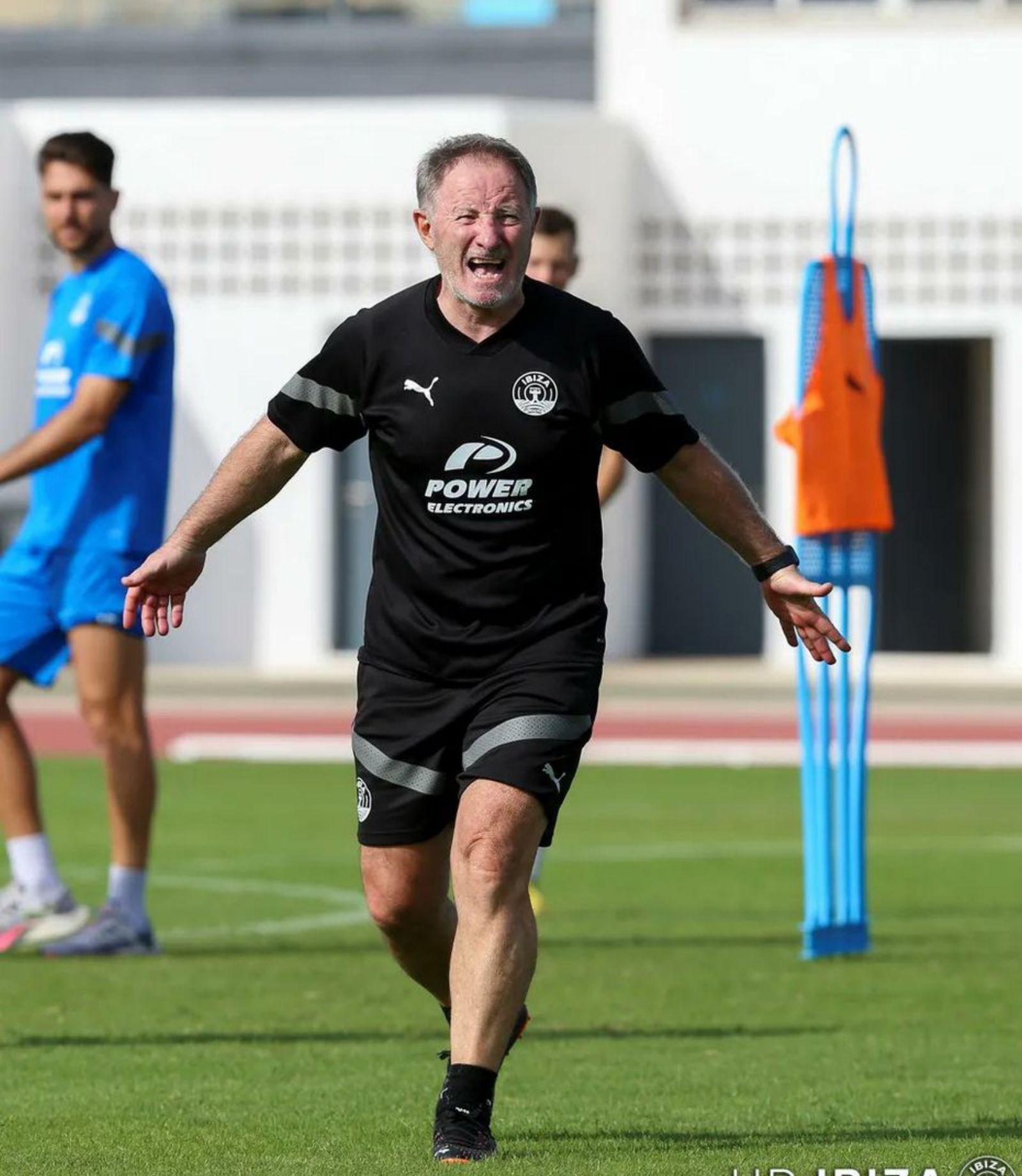 Juan Antoni Anquela, en un instante del entreno de ayer.