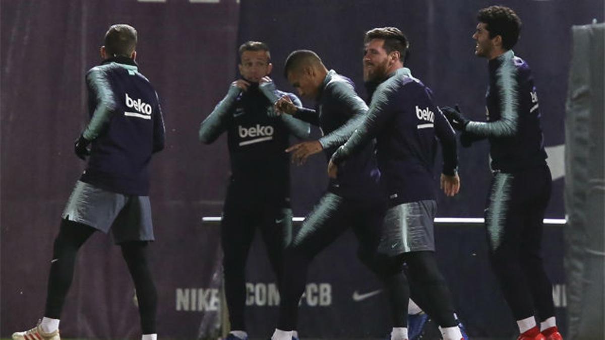 El Barça se entrena con Murillo para despedir el año instalado en el liderato