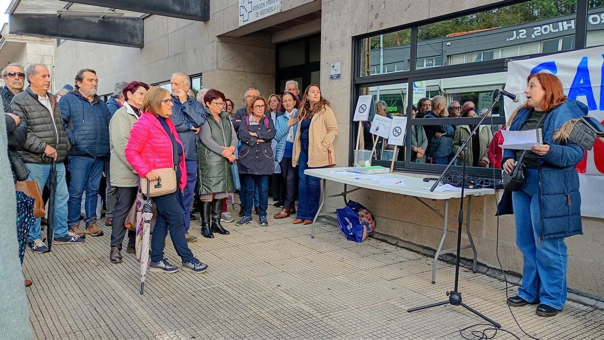 Un momento de la protesta, ayer, en Redondela.