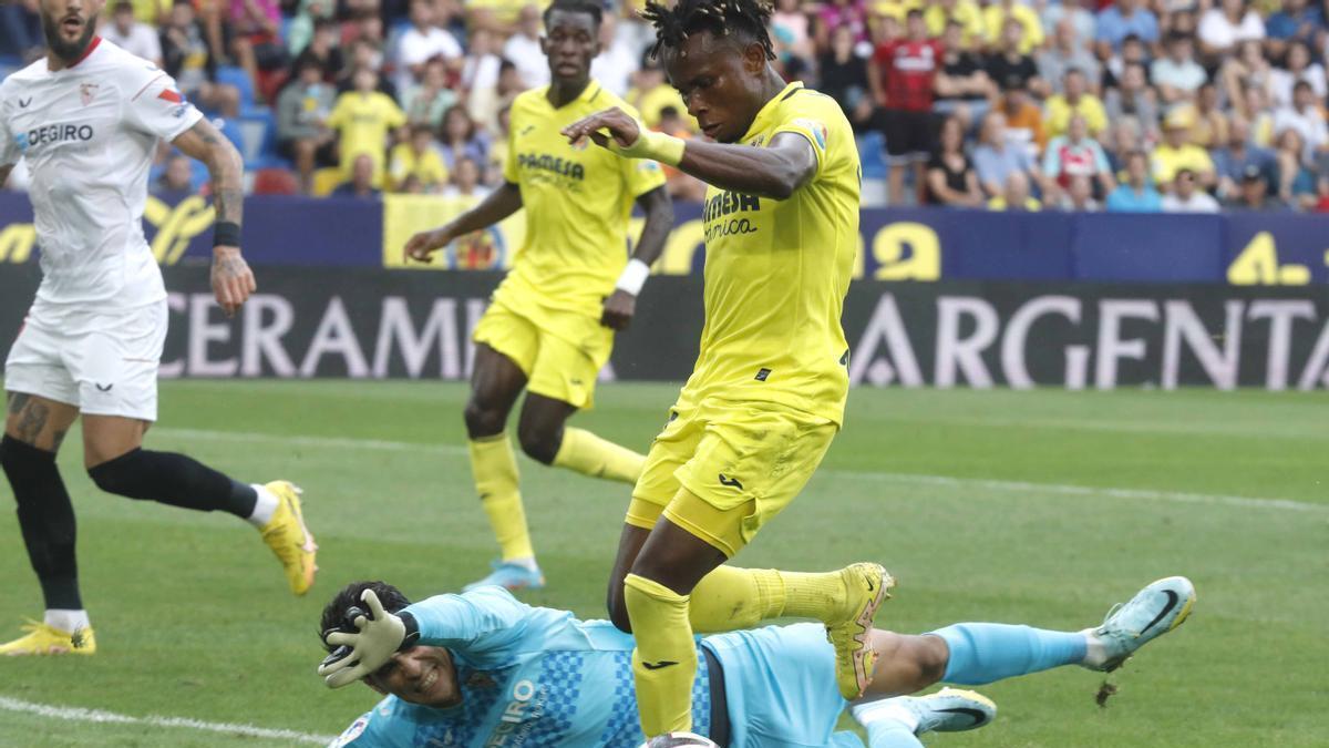 Chukwueze, durante un encuentro con el Villarreal CF.