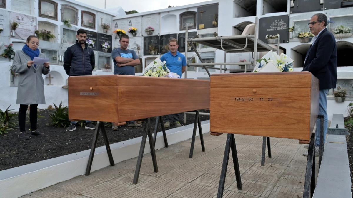 Imagen del momento del entierro.
