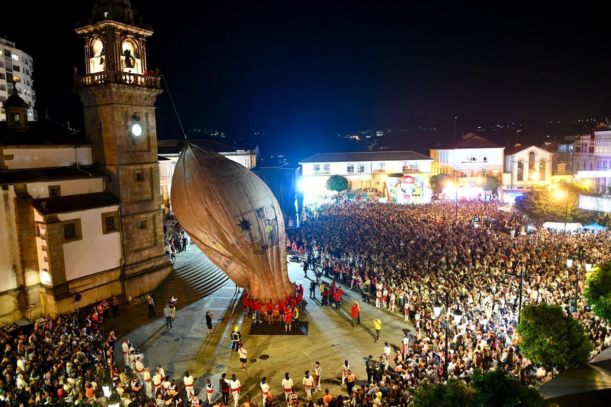 Betanzos se rinde a su globo Betanzos se rinde a su globo