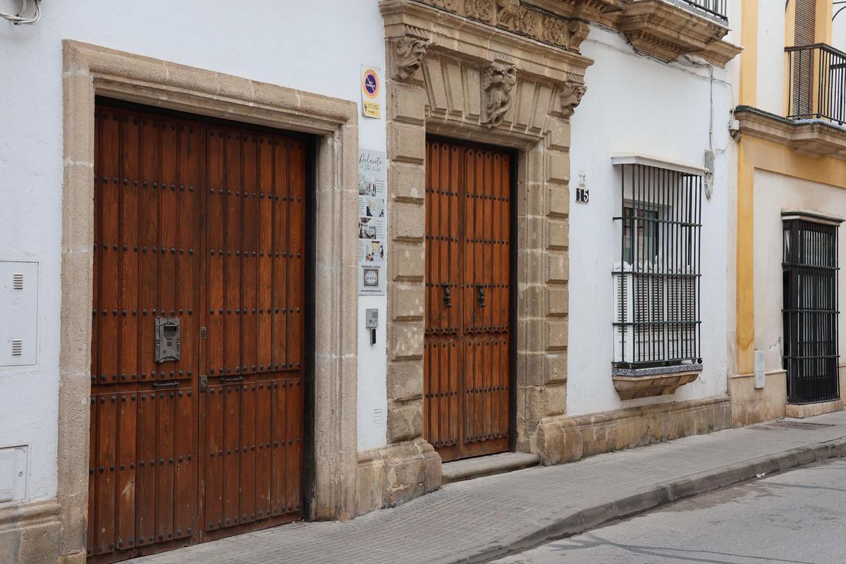 Las puertas tienen diferentes significados simbólicos dependiendo de las tradiciones