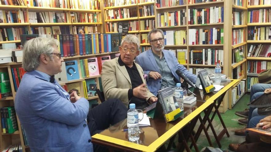 Guillermo Busutil, ayer en la presentación de su libro.