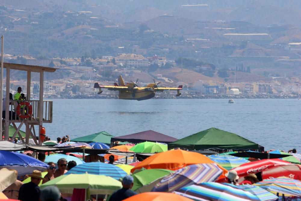 Cazas turcos, el F18 del Ejército del Aire, Vampir, Bucker, las unidades del Aeroclub de Málaga, la Patrulla Plus Ultra, el helicóptero del Cuerpo Nacional de Policía, una unidad de Jorge Macías, los Canadair o la Patrulla Aspa vuelan este domingo