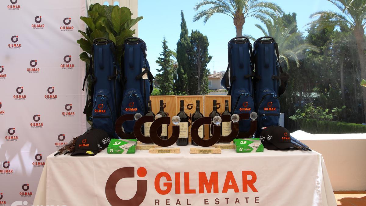 Trofeos y premios del torneo celebrado en el club de golf Guadalmina.