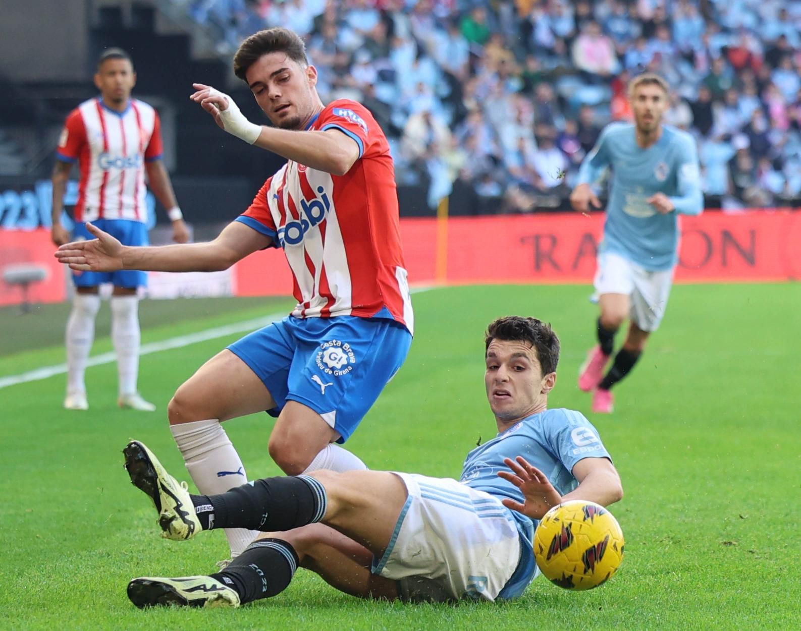 De la fiesta inicial a la decepción: las mejores imágenes del Celta-Girona