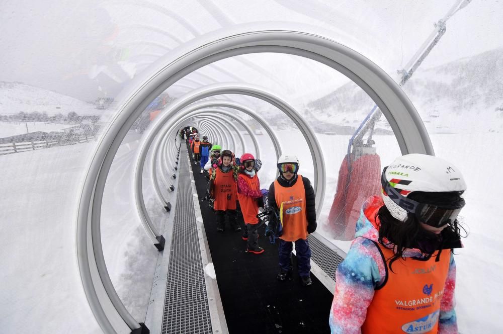 Ampliación de temporada de esquí en la pista de debutantes de Pajares