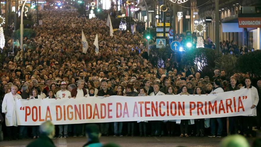 Manifestación en Vigo para una atención primaria digna. // J. Lores