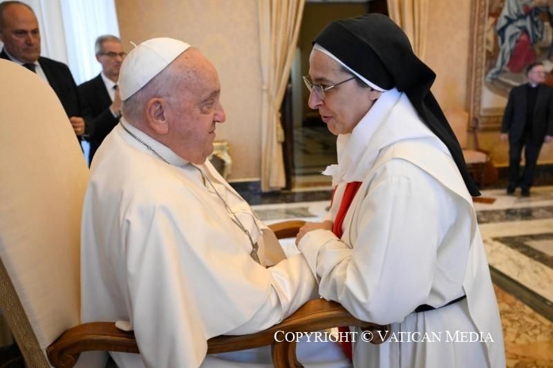 Sor Lucía recorda el Papa Francesc: "Per a mi ha esdevingut un pare, un  amic, un referent"