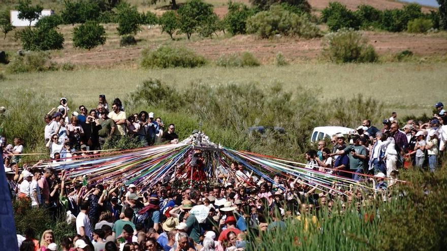 Los romeros acompañan a la Virgen de Alcantarilla hasta Belalcázar