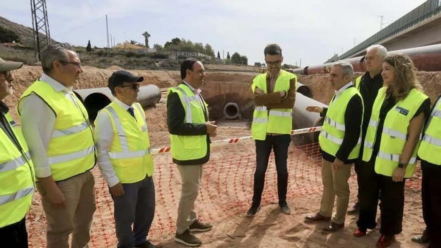 El agua del trasvase del Júcar al Vinalopó llega a finales de año a 9,200 hectáreas más tras completarse otros 22 kilómetros con 30 millones de inversión del Consell