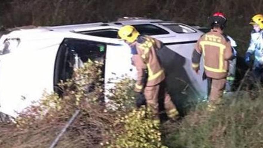 Ferida lleu una dona en bolcar el seu cotxe a Castellbell i el Vilar