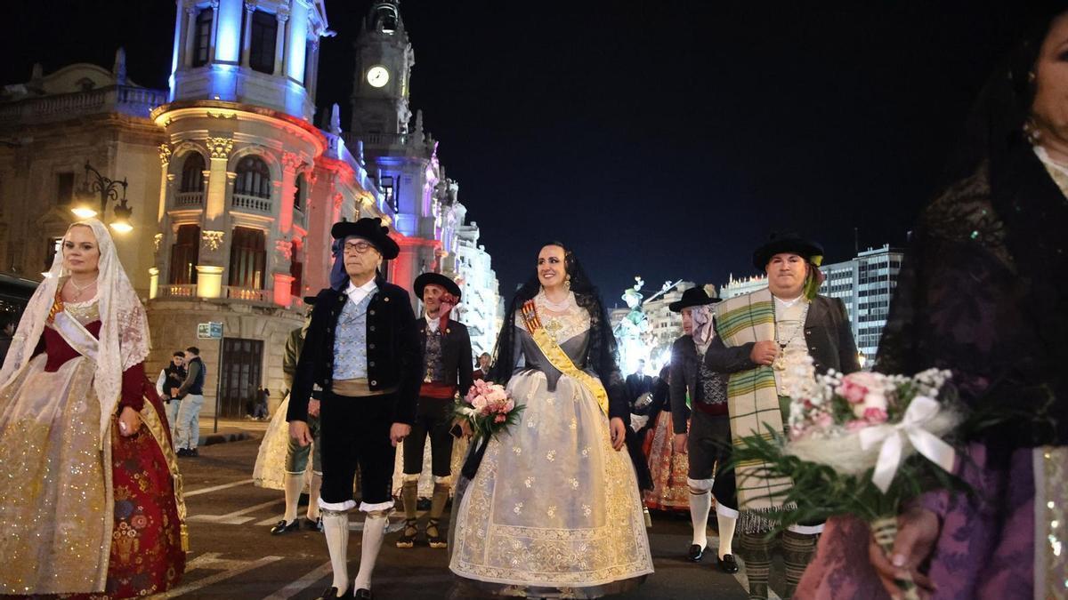 María José Catalá, vestida de fallera en la Ofrenda de 2026