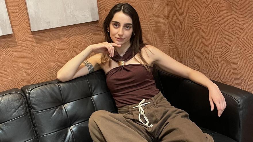 Eva Mayro, autora de 'Latidos', una novela romántica gótica con toques fantásticos