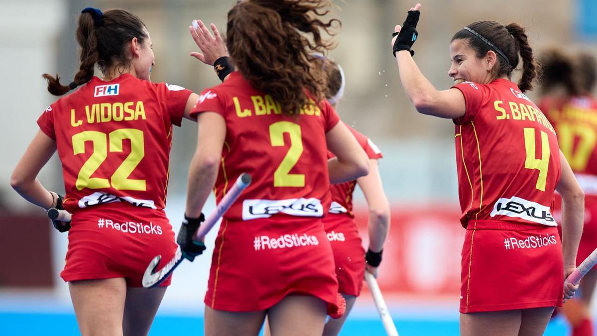 La selección española femenina se clasificó para las semifinales del Preolímpico de Valencia tras vencer a Canadá 5-1.