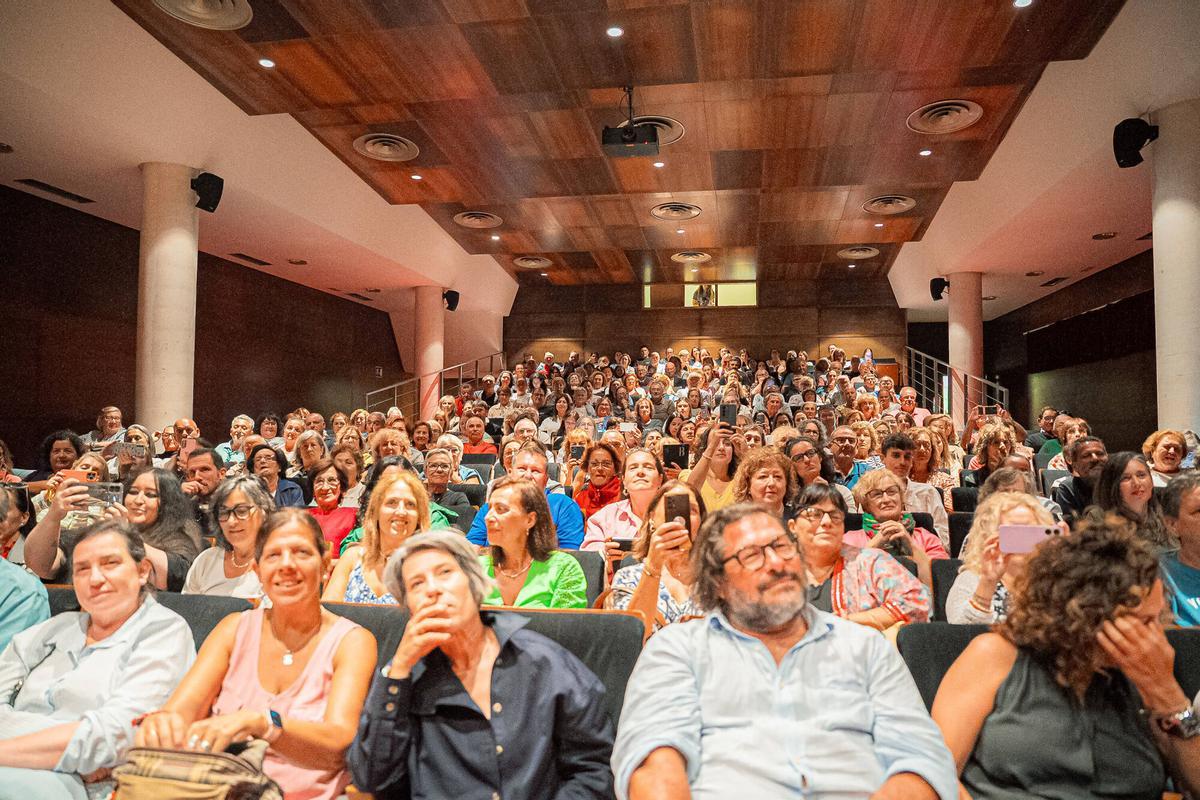 Bueu. Presentación de Sonsoles Ónega de su último libro.
