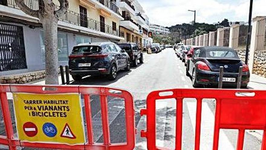 Ibiza se cierra los domingos a coches de residentes de fuera de la ciudad