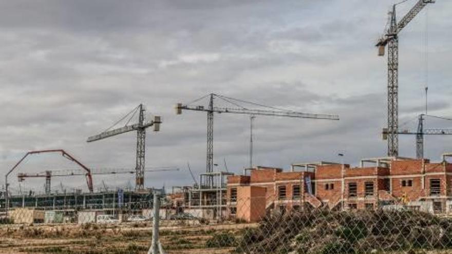 Un informe alerta de la escasez de suelo para construir en La Vila, Dénia, Calp y Torrevieja