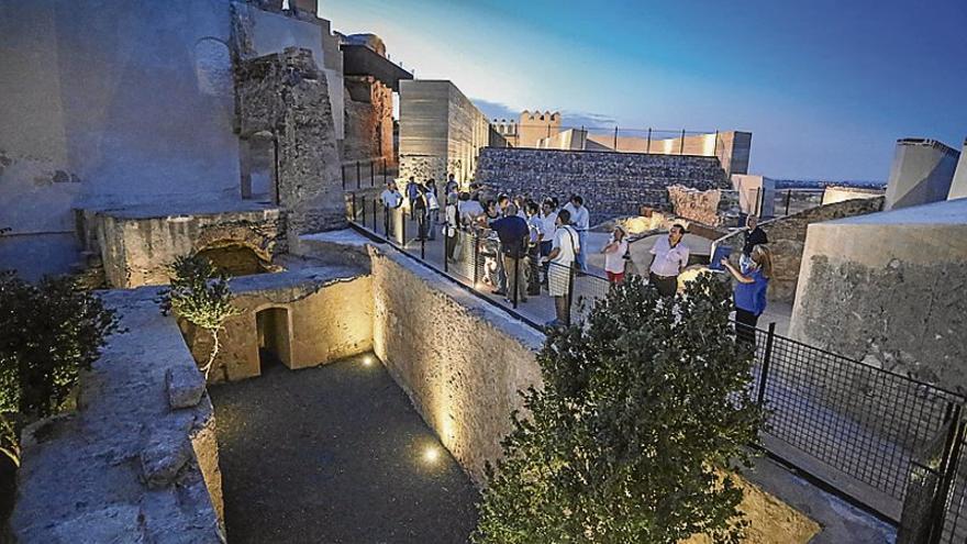 El tramo rehabilitado de la alcazaba de Badajoz permite recorrer el adarve completo